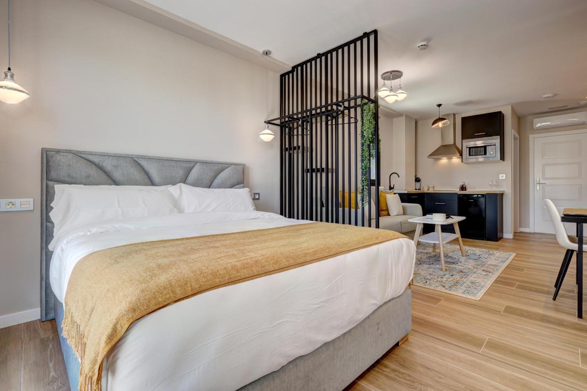 Palm Suites Естепона Екстер'єр фото